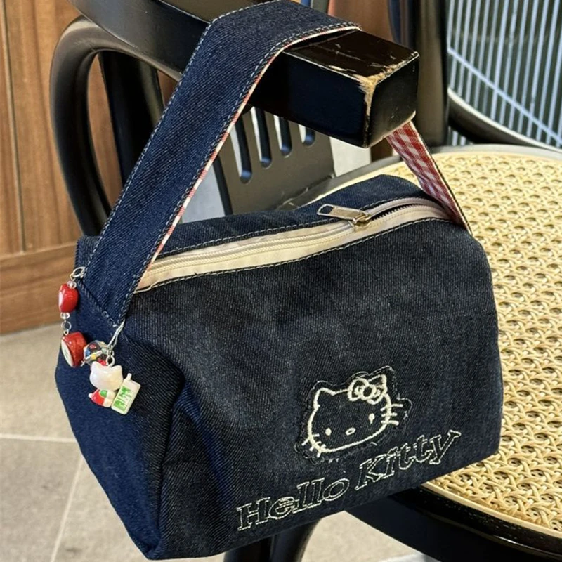 Travel Accessories Needed - Bolsa de maquillaje portátil con diseño