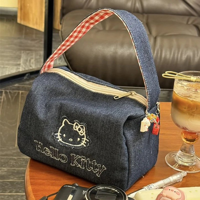 Bolsa de maquillaje portátil c - Travel Accessories Needed reseña y precio